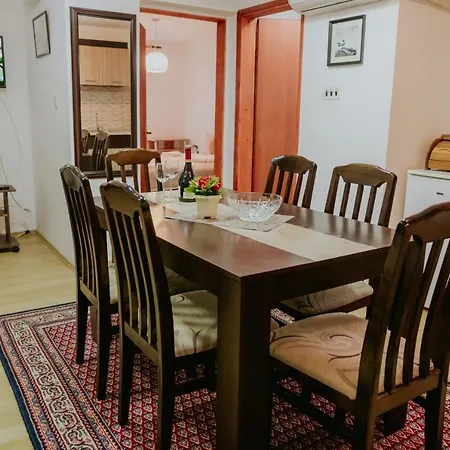 Apartmanhotel Dinka *