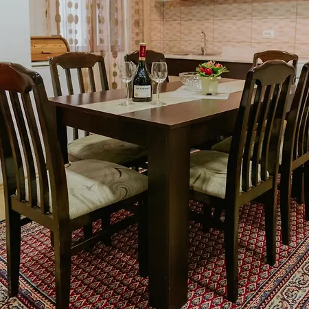 Hotel apartamentowy Dinka