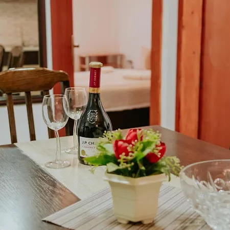 Hotel apartamentowy Dinka